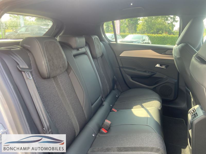 Peugeot 308 (P5) . — photo 9