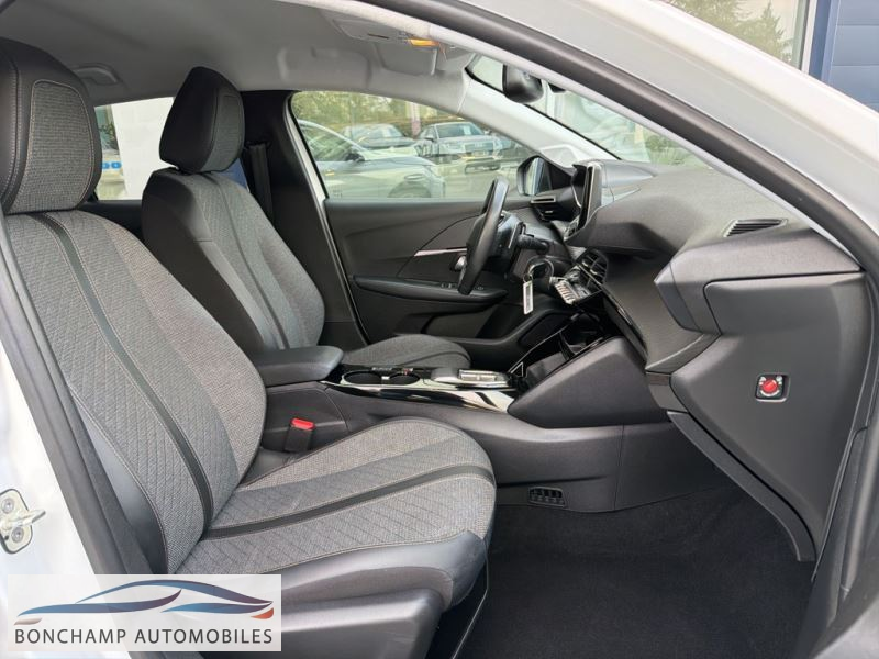 Peugeot 208 II 1.2I HYBRID – 100 – BV E-DCS6 ALLURE — photo 9