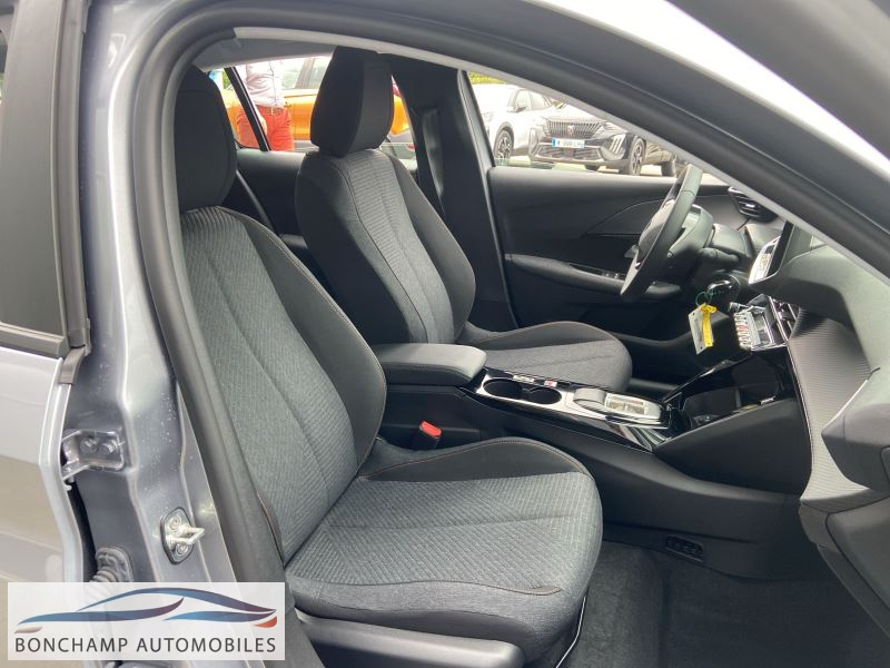 Peugeot 208 II E-208 – 136 STYLE — photo 11