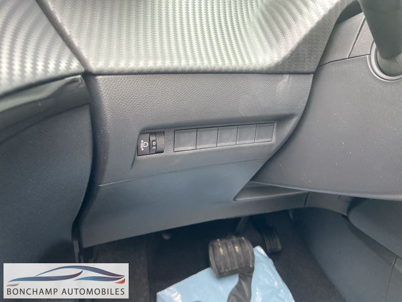 Peugeot 208 II E-208 – 136 STYLE — photo 19