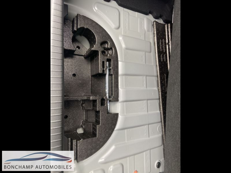 Peugeot 208 II E-208 – 136 STYLE — photo 28