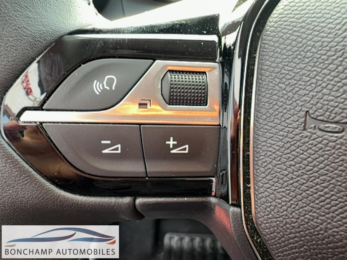 Peugeot 208 II 2019 1.2I PURETECH 12V S&S – 100 ALLURE — photo 18