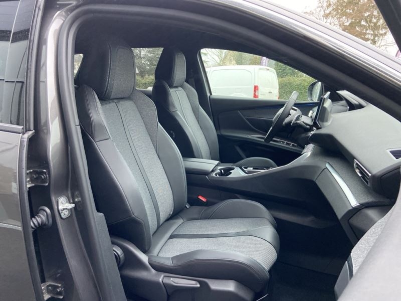 Peugeot 3008 II 2016 1.5 BLUEHDI S&S – 130 – BV EAT8 ALLURE PACK — photo 9