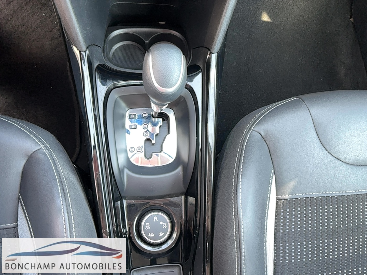 Peugeot 2008 1.5 BLUEHDI S&S – 120 – BV EAT6 ALLURE — photo 17