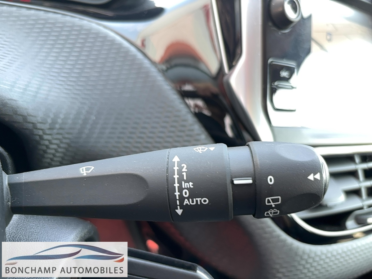 Peugeot 2008 1.5 BLUEHDI S&S – 120 – BV EAT6 ALLURE — photo 19