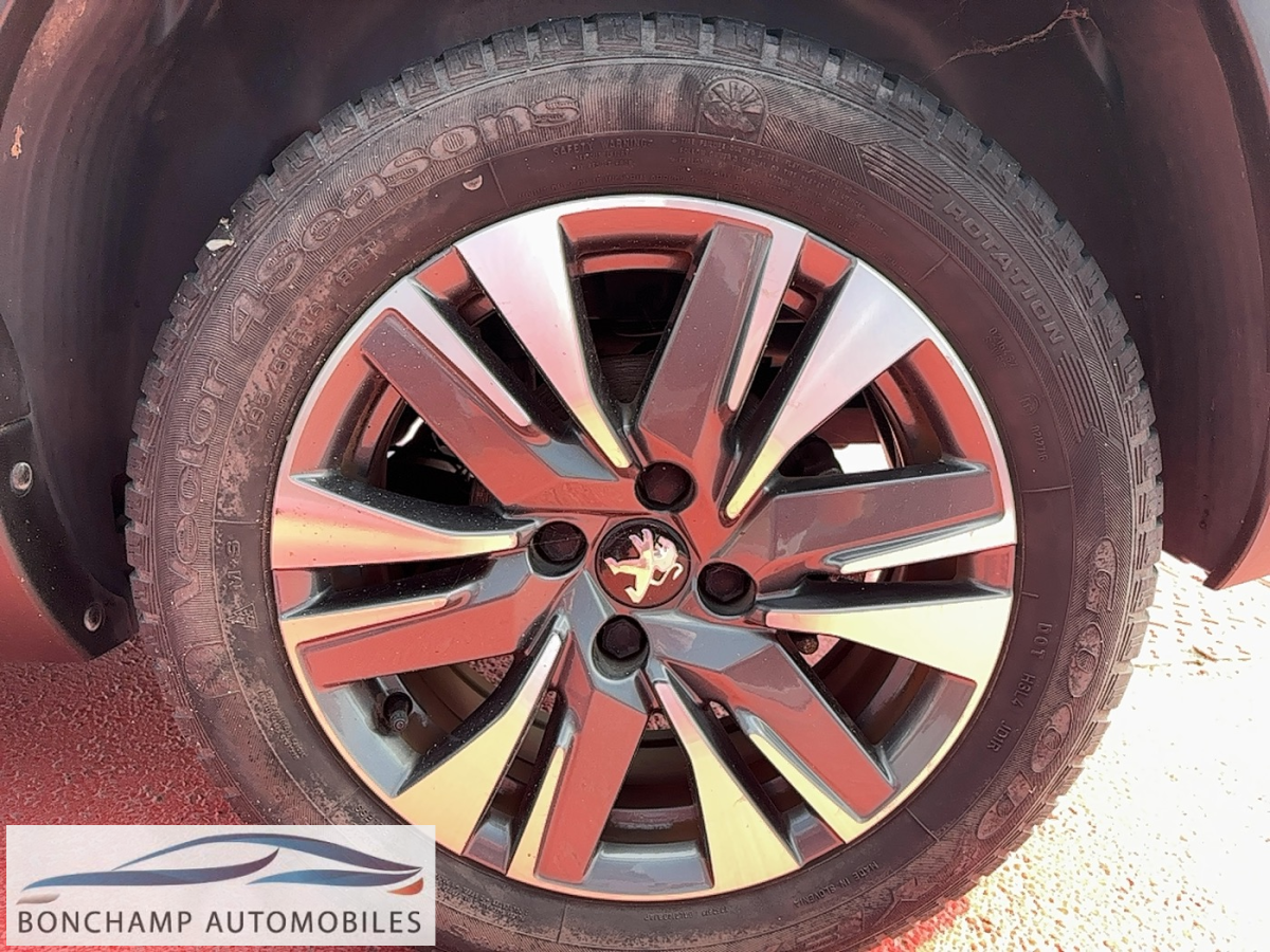 Peugeot 2008 1.5 BLUEHDI S&S – 120 – BV EAT6 ALLURE — photo 24