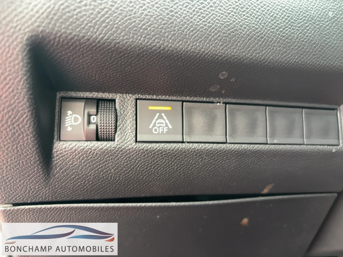 Peugeot 2008 II 2019 1.2I PURETECH 12V S&S – 100 STYLE — photo 17