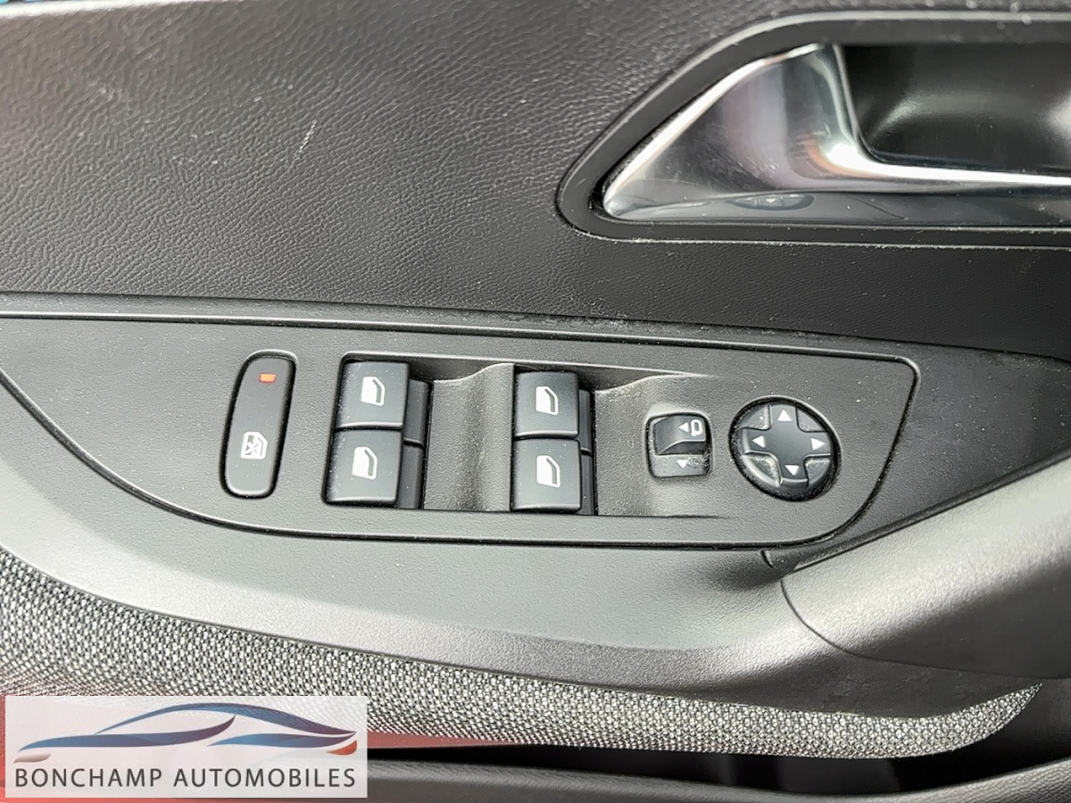 Peugeot 2008 II 2019 1.2I PURETECH 12V S&S – 100 STYLE — photo 18