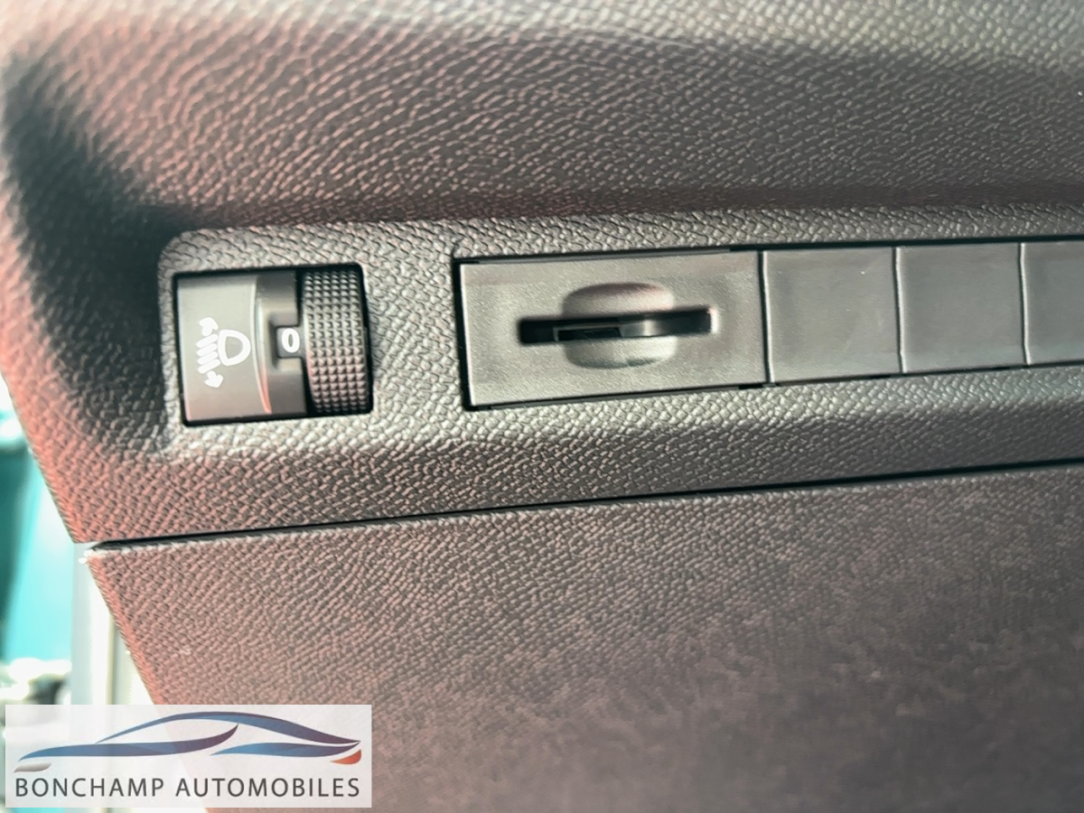Peugeot 308 III SW 2021 1.2I HYBRID – 136 – BV E-DCS6 ALLURE — photo 18