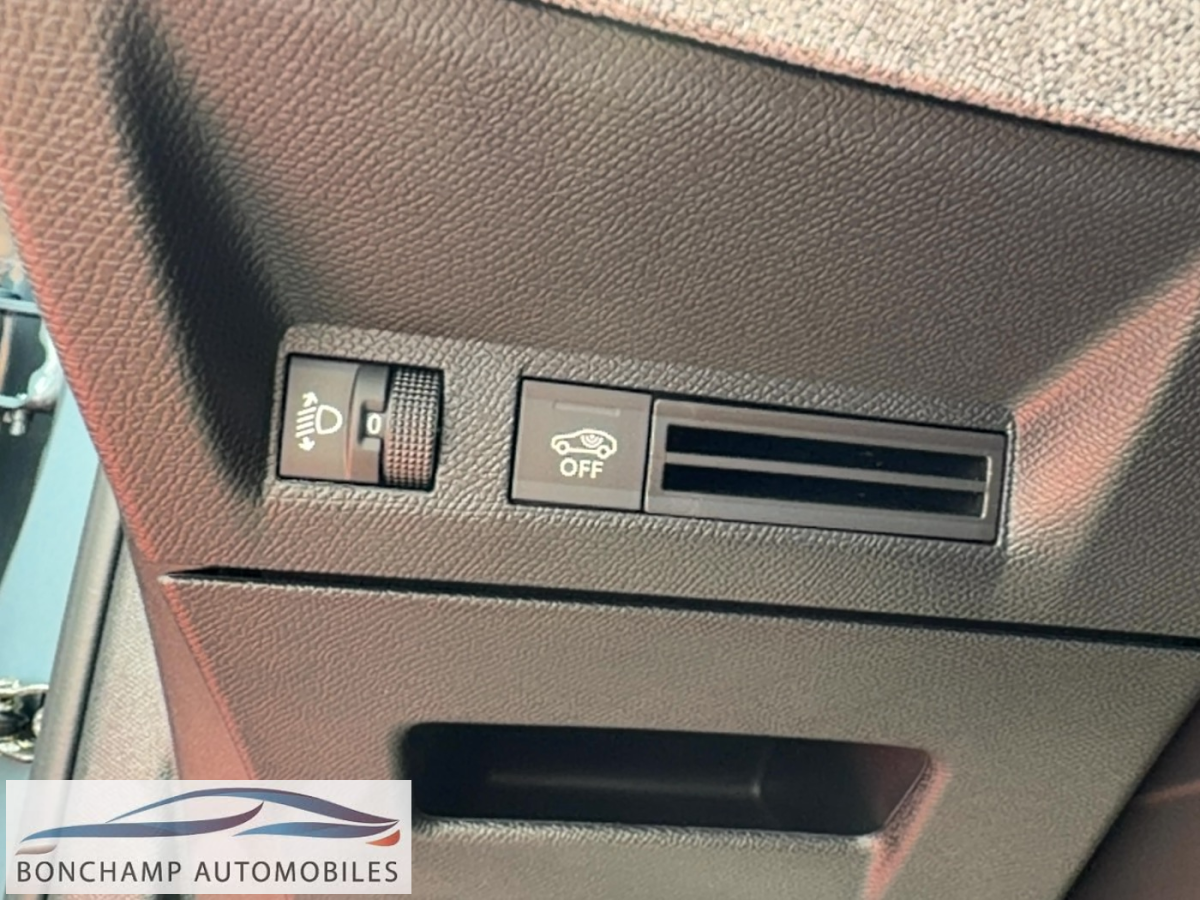 Peugeot 3008 III 2024 1.2I HYBRID -136 – BV E-DCS6 ALLURE — photo 15
