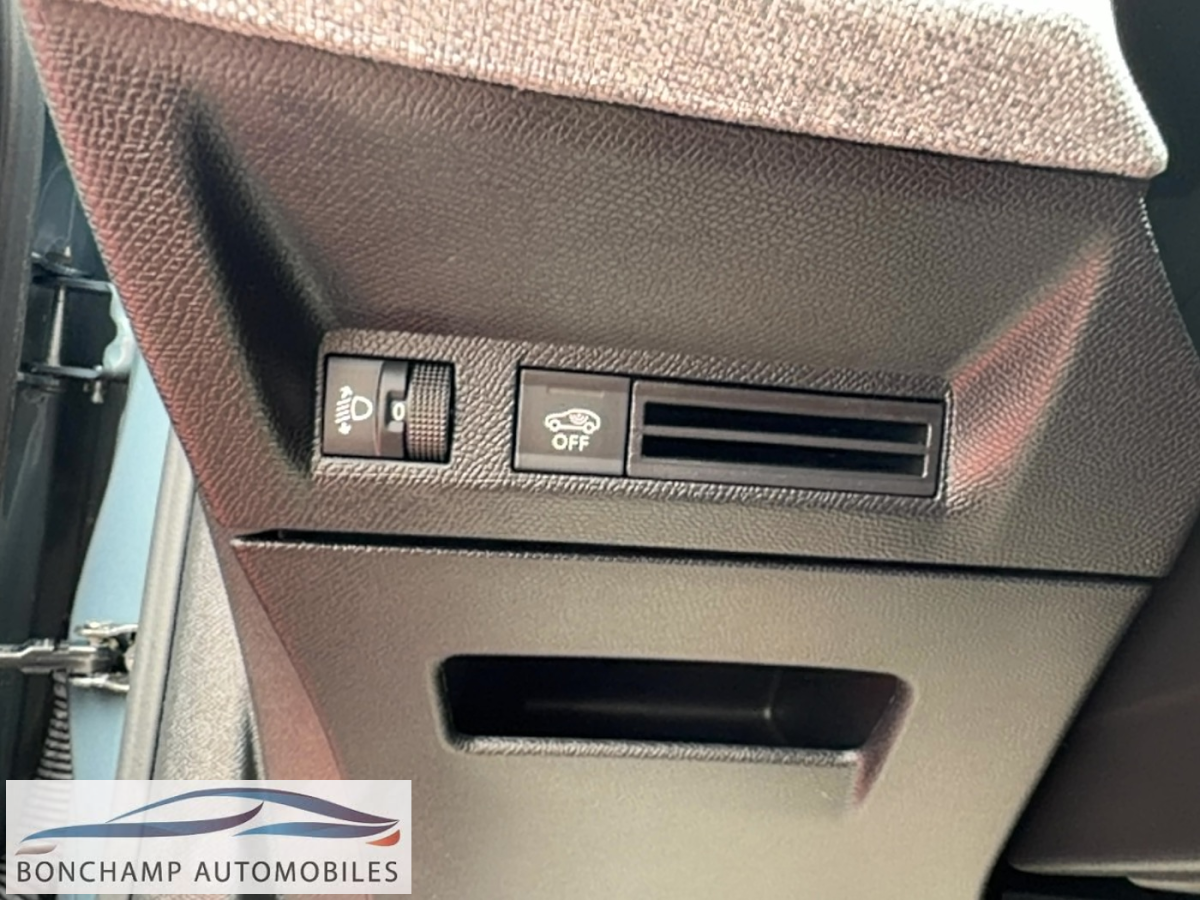 Peugeot 3008 III 2024 1.2I HYBRID -136 – BV E-DCS6 ALLURE — photo 15