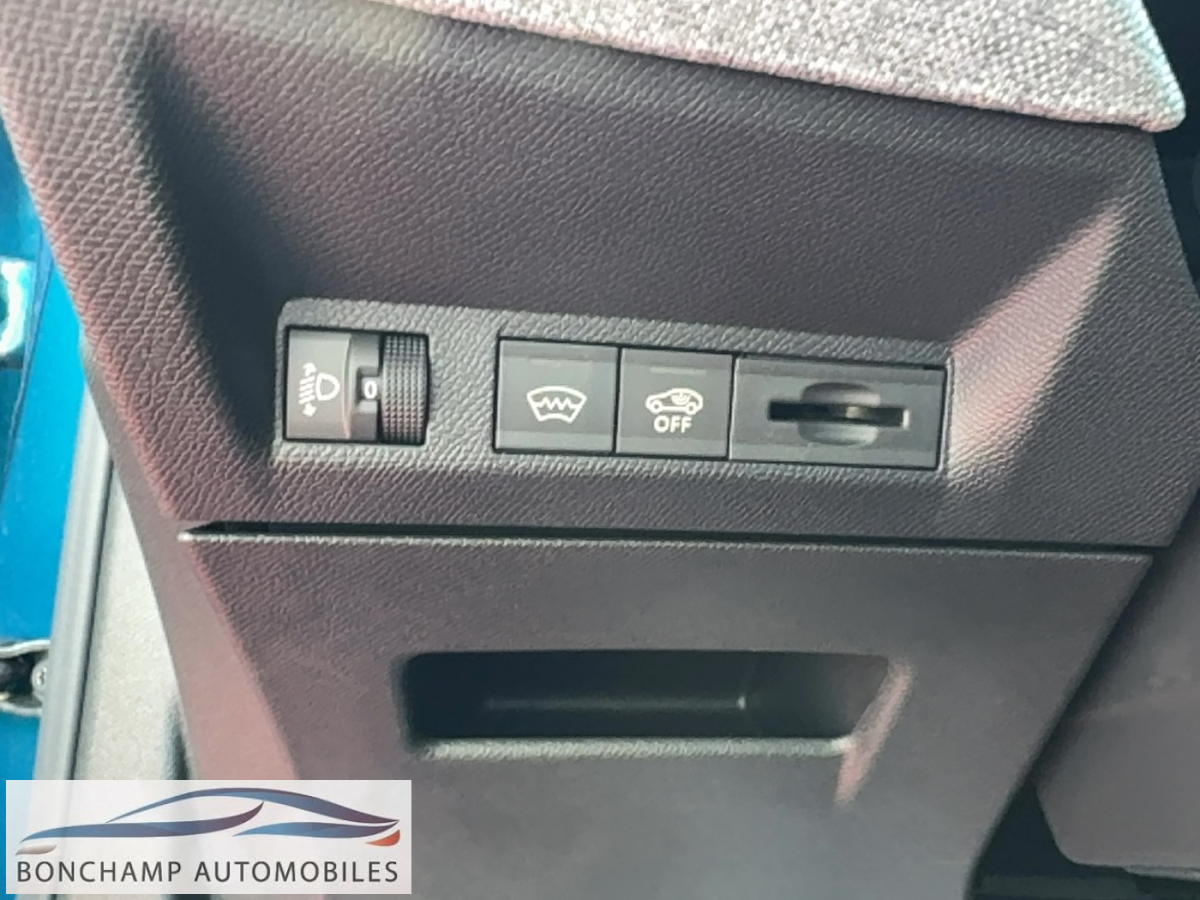 Peugeot 3008 (3) 1.2 HYBRID 136 E-DCS6 ALLURE — photo 20