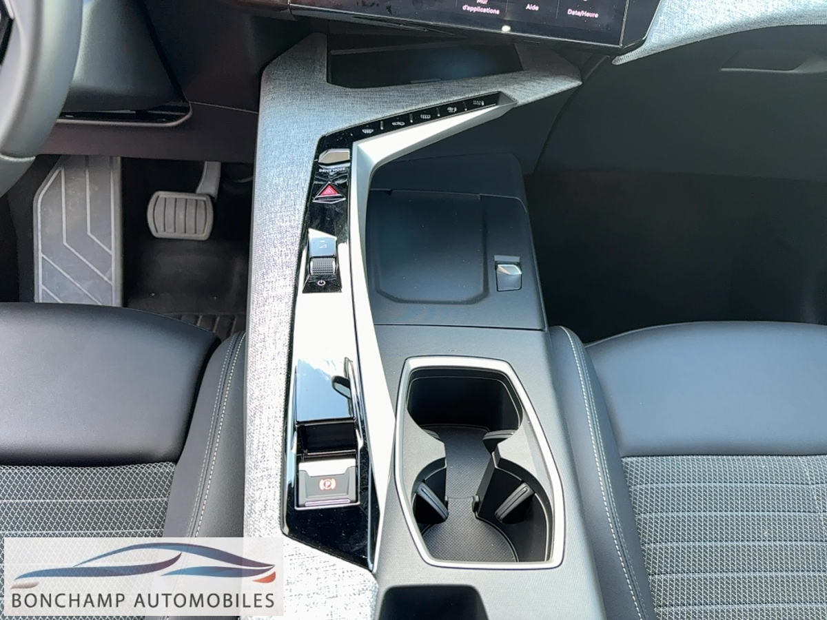 Peugeot 3008 (3) 1.2 HYBRID 136 E-DCS6 ALLURE — photo 15