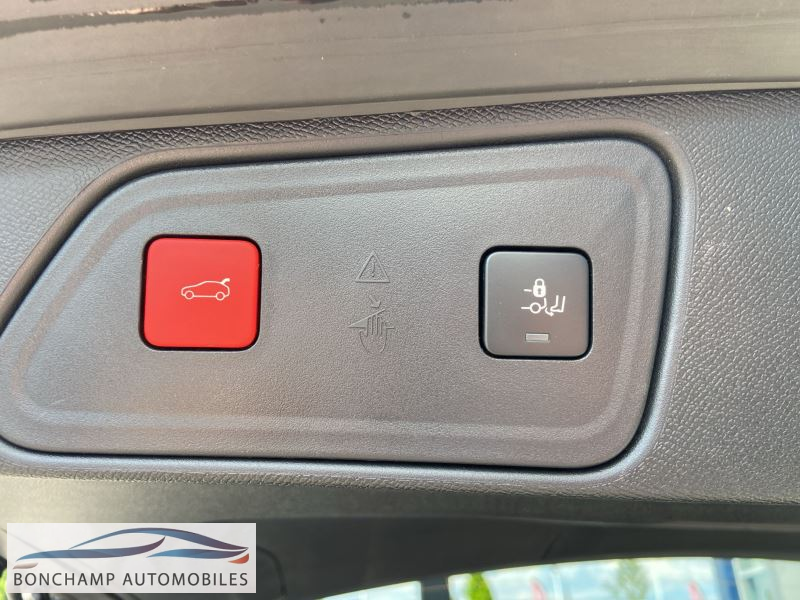 Peugeot 3008 (P84) . — photo 12