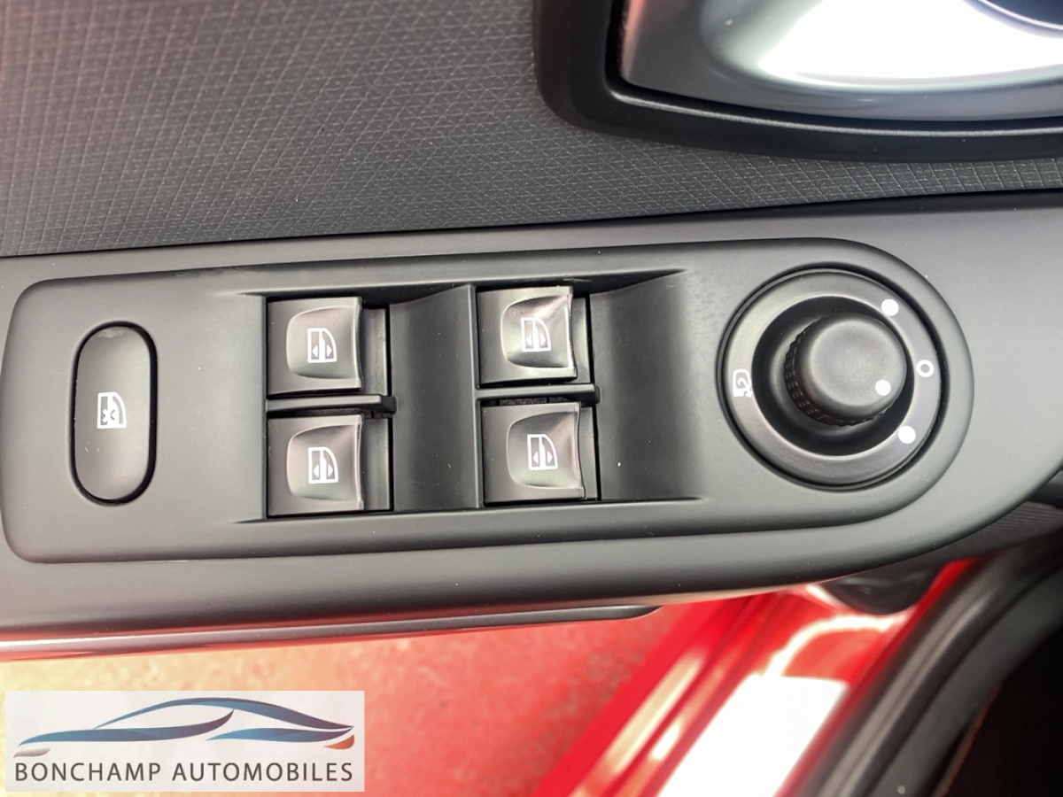 Renault CLIO IV 1.2 . — photo 16
