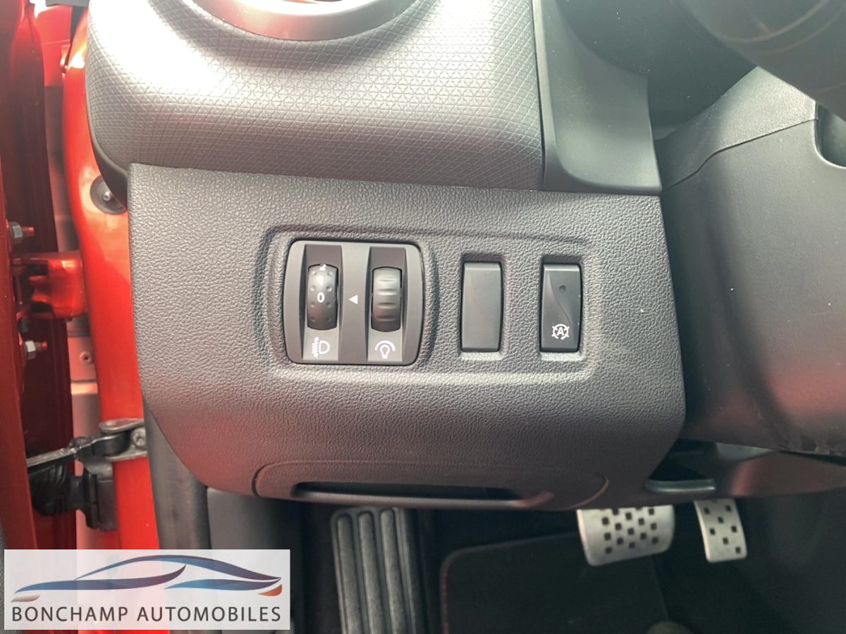 Renault CLIO IV 1.2 . — photo 17