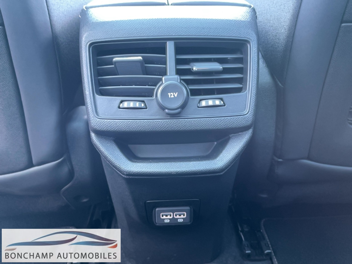 Peugeot 3008 1.5 BHDI . — photo 28