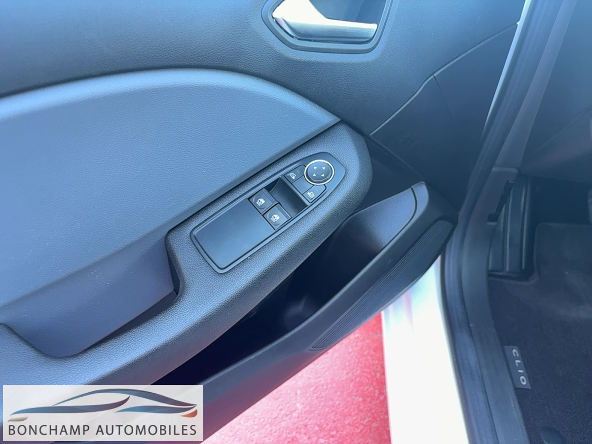 Renault CLIO V 1.5 BLUE DCI – 85 SOCIETE AIR — photo 17