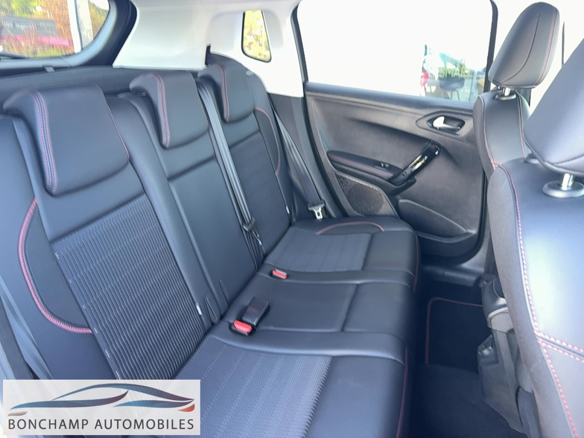 Peugeot 2008 Puretech 130 S&S GT LINE EAT6 — photo 11