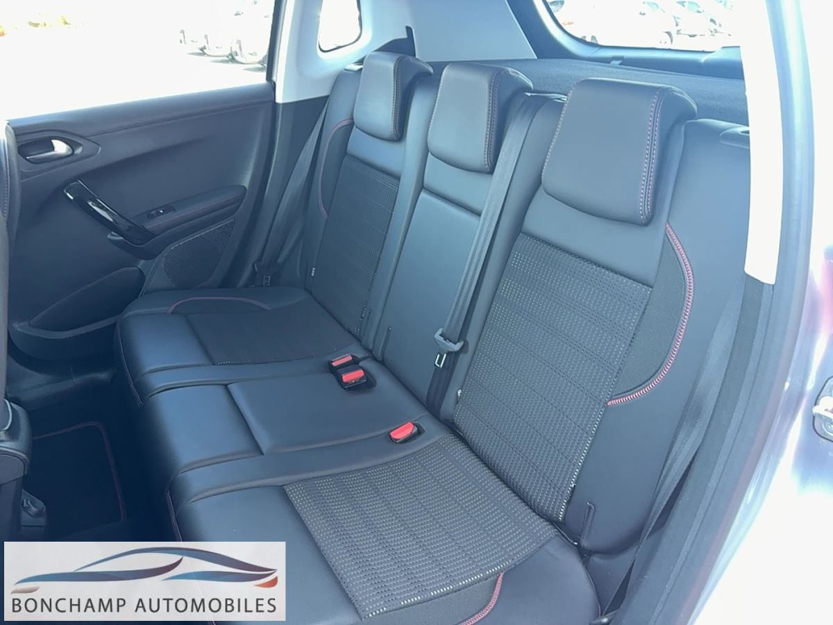 Peugeot 2008 Puretech 130 S&S GT LINE EAT6 — photo 12