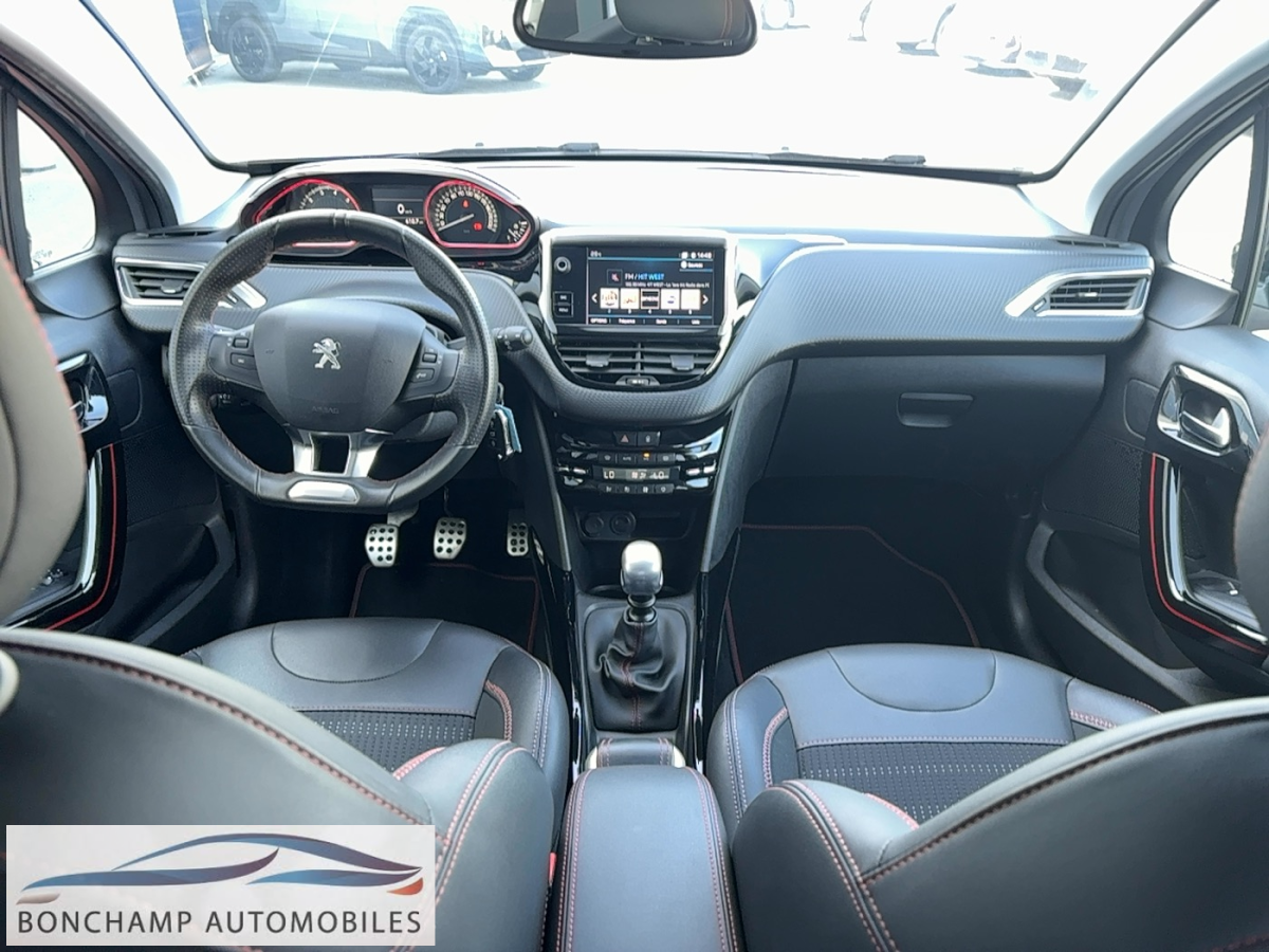 Peugeot 2008 Puretech 130 S&S GT LINE EAT6 — photo 13