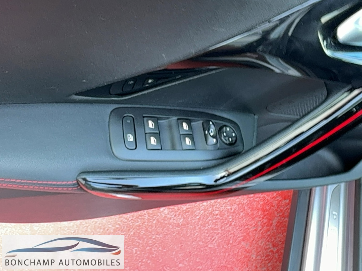 Peugeot 2008 Puretech 130 S&S GT LINE EAT6 — photo 16