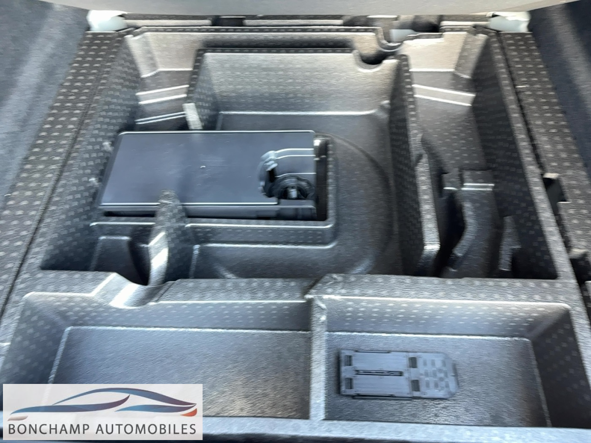Peugeot 308 SW (3) Hybrid 145 e-DCS6 ALLURE — photo 18