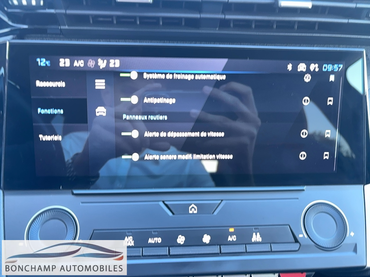 Peugeot 308 SW (3) Hybrid 145 e-DCS6 ALLURE — photo 28
